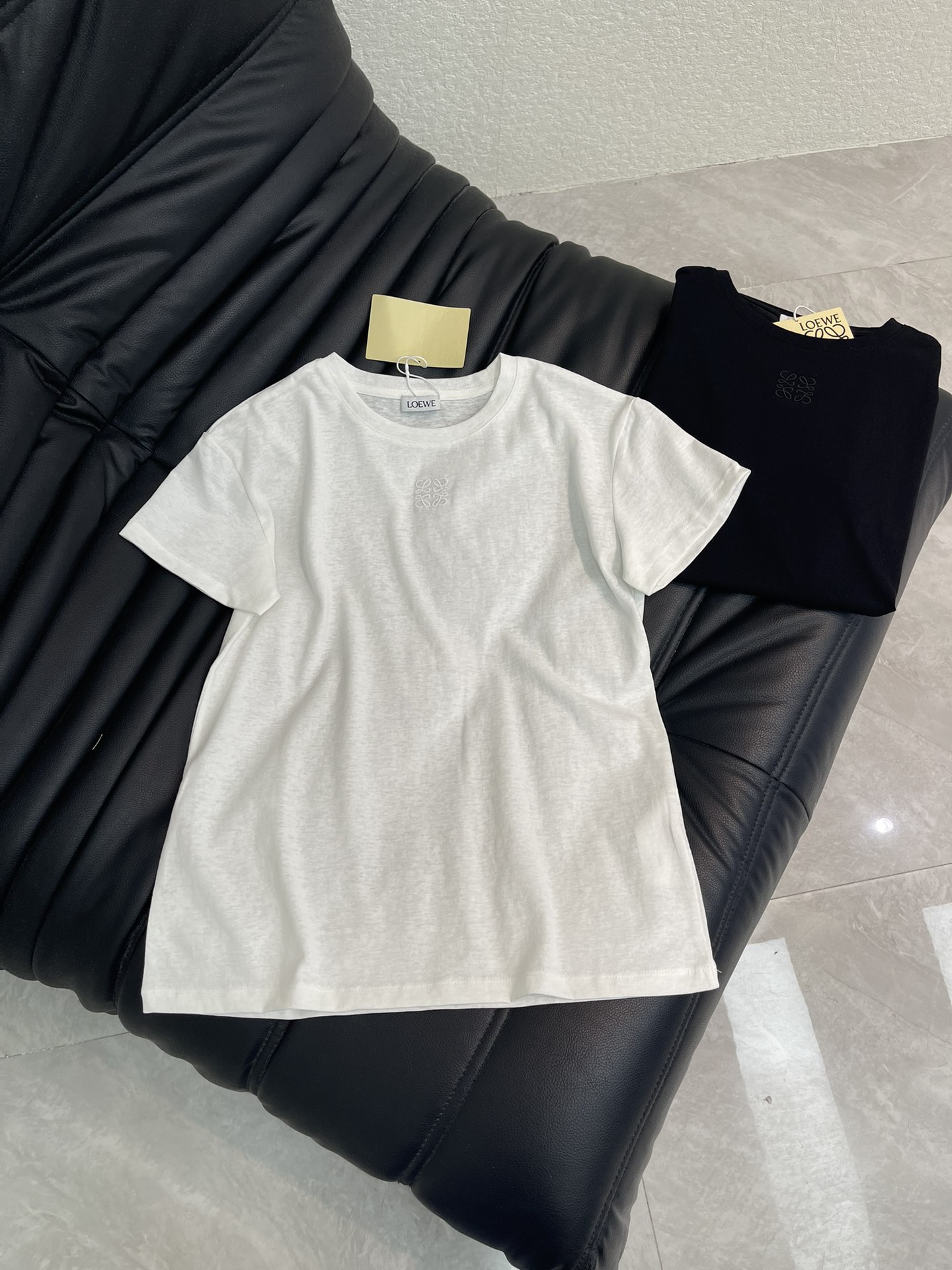 Women's short sleeves